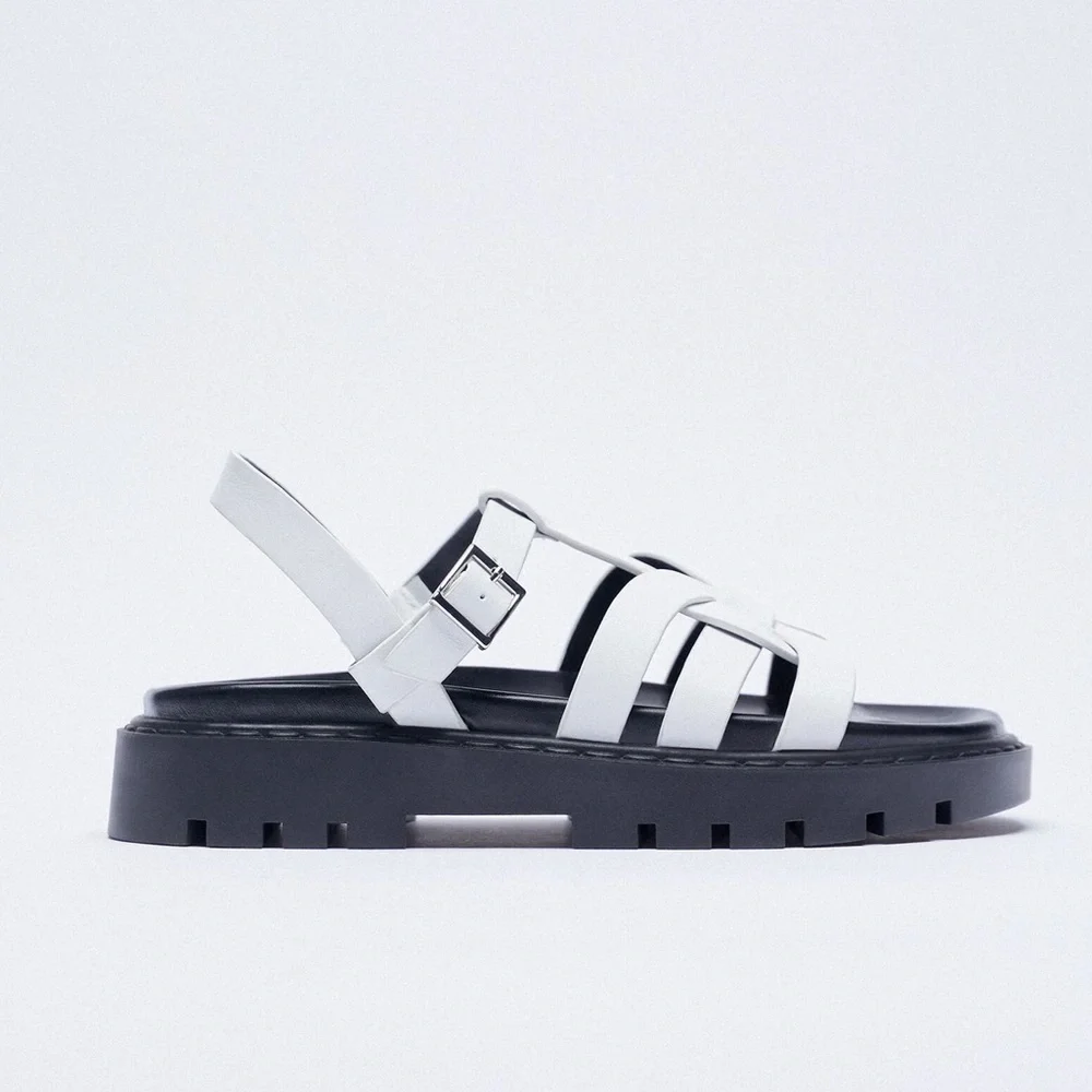 NWT. Zara White/Black Leather Treaded Sole Low Heel Fisherman Sandals. Size 9. - Picture 2 of 6
